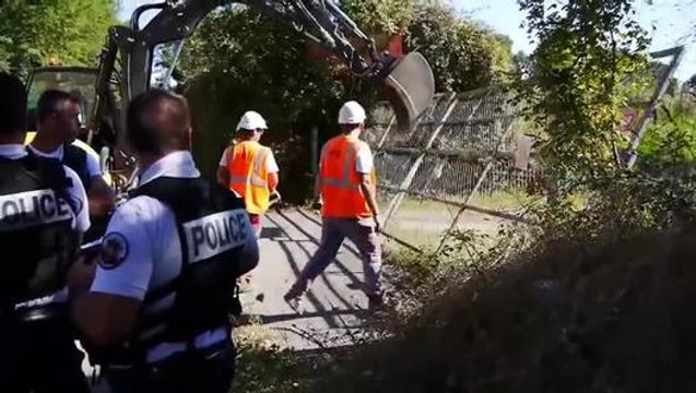 Philippe Layat : Chantier illégal d'un stade de football à Lyon