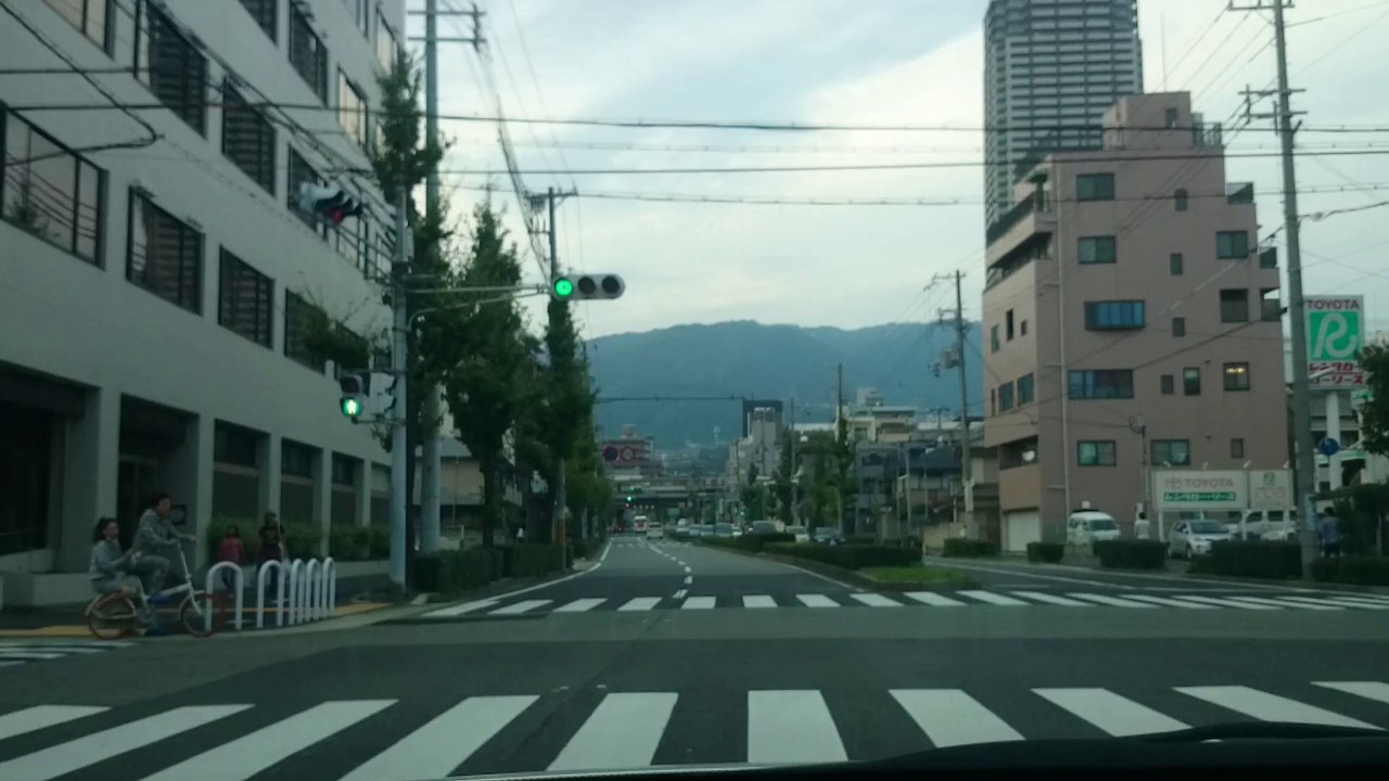 ドライブ映像　　神戸市の道路を走る