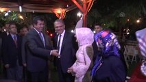 Ekonomi Bakanı Zeybekci, Yeğeninin Düğününe Katıldı