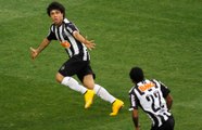 Com gol de Luan, Atlético-MG bate São Paulo e entra no G4