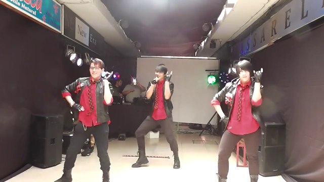 (Doki Doki Boys) BabyMetal Doki doki morning en AKIHABARA CENTER 2014