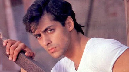 Chetan Bhagat Wants To Write Salman Khan's Biography