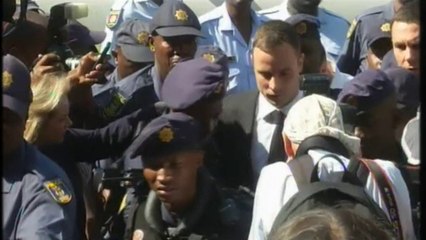 Oscar Pistorius arrives to hear his sentence