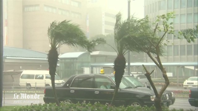 Un puissant typhon frappe le Japon