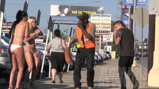 Arracher les vêtements des demoiselles en éternuant :caméra cachée hilarante!