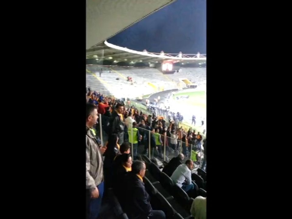 Sarı atkılılardan Büyük Başkan sloganları