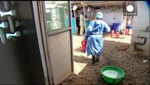 ليبيريا: الطاقم الطبي لأكبر مركز لعلاج إيبولا يهدد بالإضراب