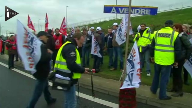 A Calais, les policiers réclament des renforts, face aux migrant