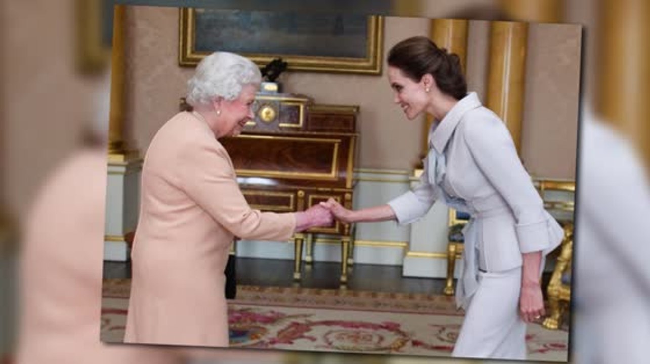 Angelina Jolie wurde von Königen Elizabeth zur Dame ernannt