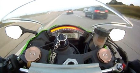 Motorla Saatte 300 km Hızla Gitmek