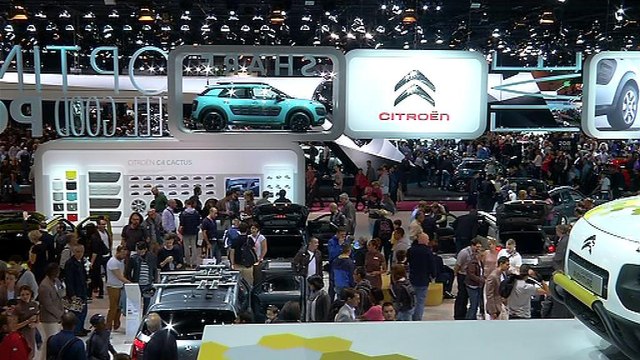 Mondial de l'auto: les constructeurs auto s'adaptent à la crise