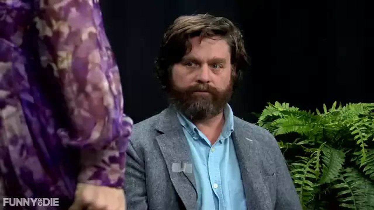 Jennifer Lawrence, Naomi Watts, Christoph Waltz, Anne Hathaway et Amy Adams dans Between Two Ferns