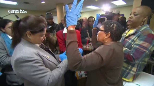 EEUU y Reino Unido intensifican los controles en aeropuertos ante el riesgo de Ébola