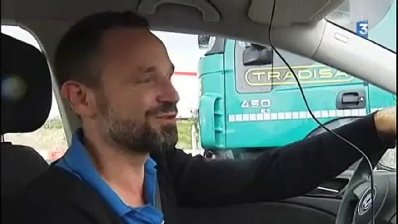Nîmes paralysée par les torrents d'eau et de boue
