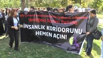 Diyarbakır'da AK Parti İl Binasına Yürümek İsteyen Bir Grup Kadın Açlık Grevi Başlattı