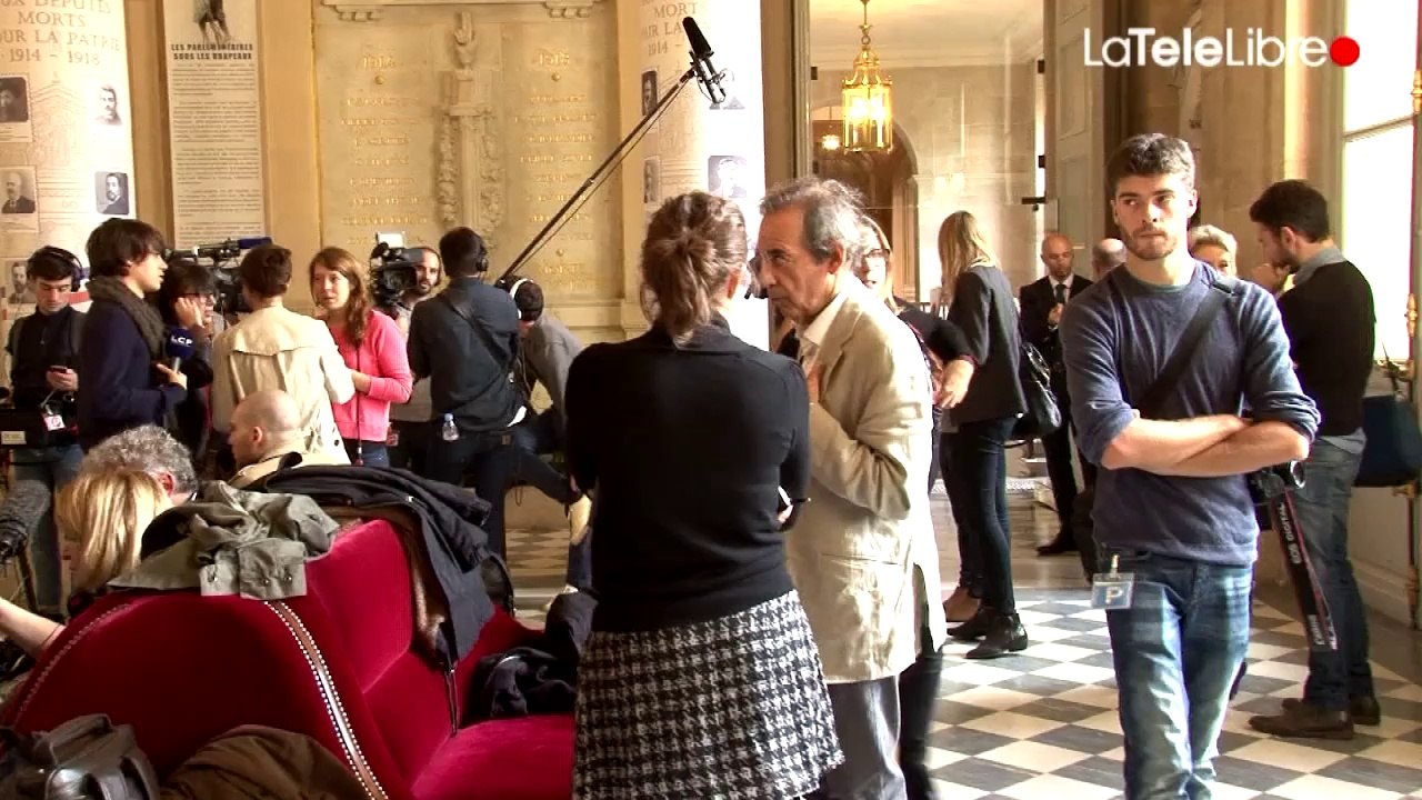 UNITÉ NATIONALE AUTOUR DU SAC PLASTIQUE