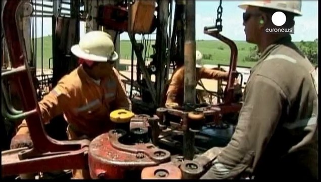 El petróleo sigue sin tocar fondo con el barril de Brent en 87 dólares
