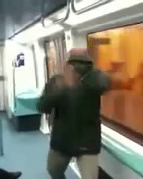 The real drunk Ryu makes Hadouken (Street Fighter)