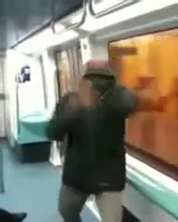 The real drunk Ryu makes Hadouken (Street Fighter)