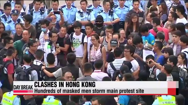 Hong Kong protesters clash with anti-Occupy groups