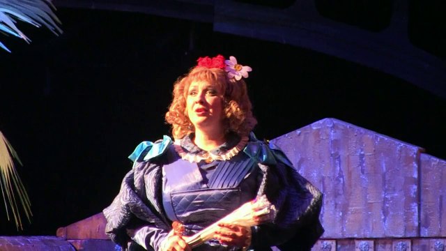 Donetsk Theatre reopens after being closed for months