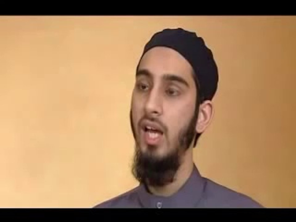A former Indian Hindu accepts Islam.