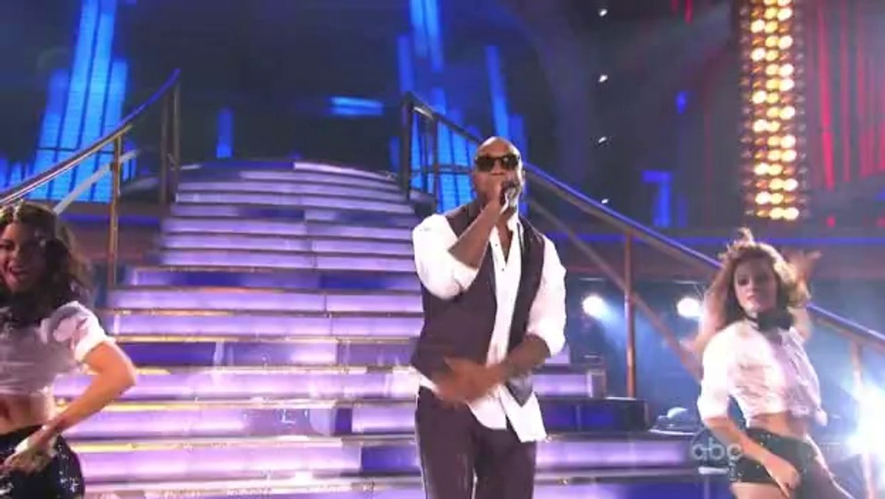 Flo Rida - "Club Can't Handle Me' & 'Good Feeling"