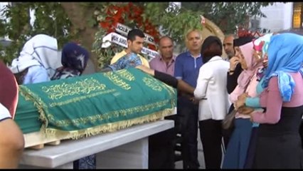 7arşiv Denizde Boğulan Genç İçin Cenaze Töreni Arşiv Görüntüleri