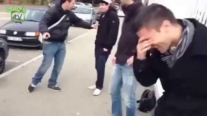 Kafasındaki Kutu Kolaya Tekme Atayım Derken