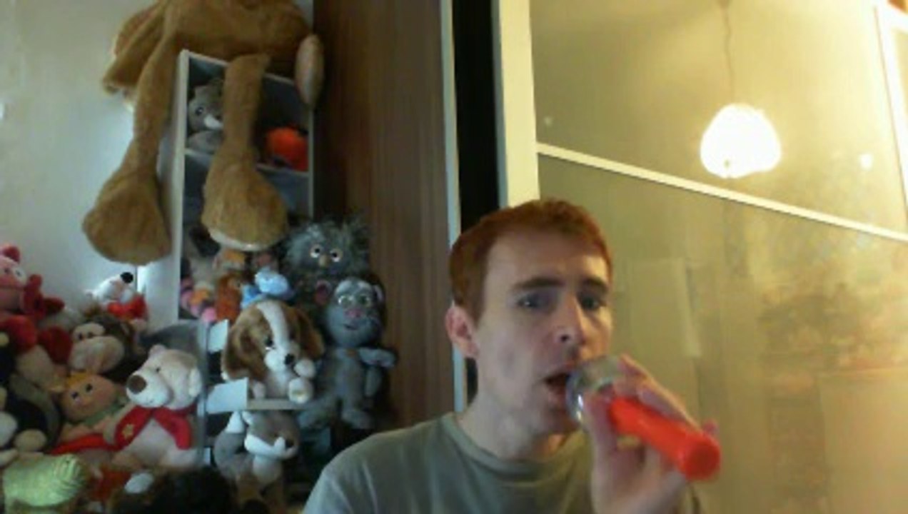 Wiwi égratigne "constantly" de Cliff Richard