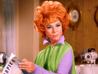 HOMENAJE A AGNES MOOREHEAD