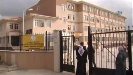 Eğitimciler, Darp Edilen Öğretmen İçin Eylem Yaptı