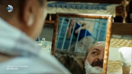 Urfalıyam Ezelden Hortumla ıslayarak uyandırma sahnesi