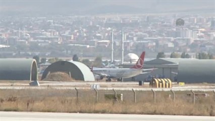 Erzurum Havalimanı'nda Yolcu Uçağı Hangara Çarptı