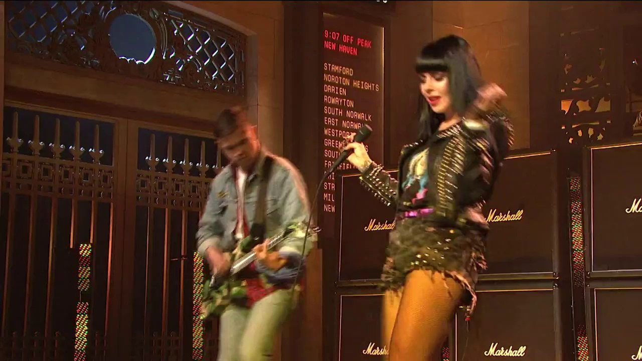 Sleigh Bells Comeback Kid (Live) video Dailymotion