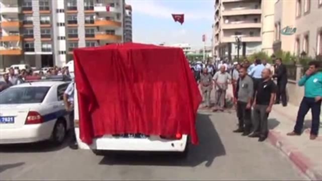 Şehit Eşinden Kucağında Bebeği ile Yürek Burkan Feryat