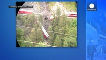 Svizzera: salvi i passeggeri del treno deragliato, cinque i feriti gravi