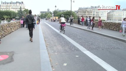 Opération « Stop aux cadenas d'amour » sur les ponts de Paris