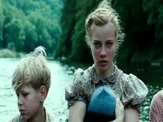 Savaşın Gölgesinde - Fragman