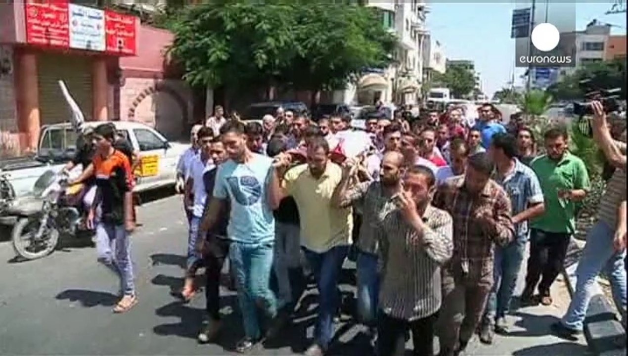 Four Palestinian bomb disposal officers dead an...