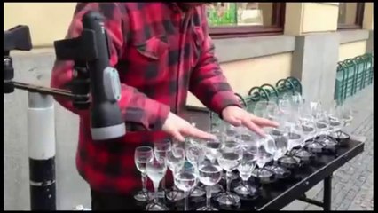 Amazing street performer!