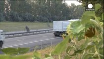 El convoy ruso prosigue su camino hacia Ucrania tras permanecer varias horas parado