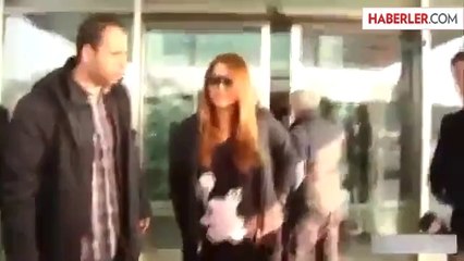 Demet Akalın Bebek Düşürdü