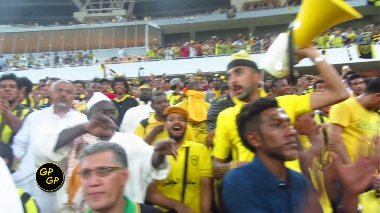حمدان مغربي مزمار وطرب قبل بداية مباراة الاتحاد والفتح
