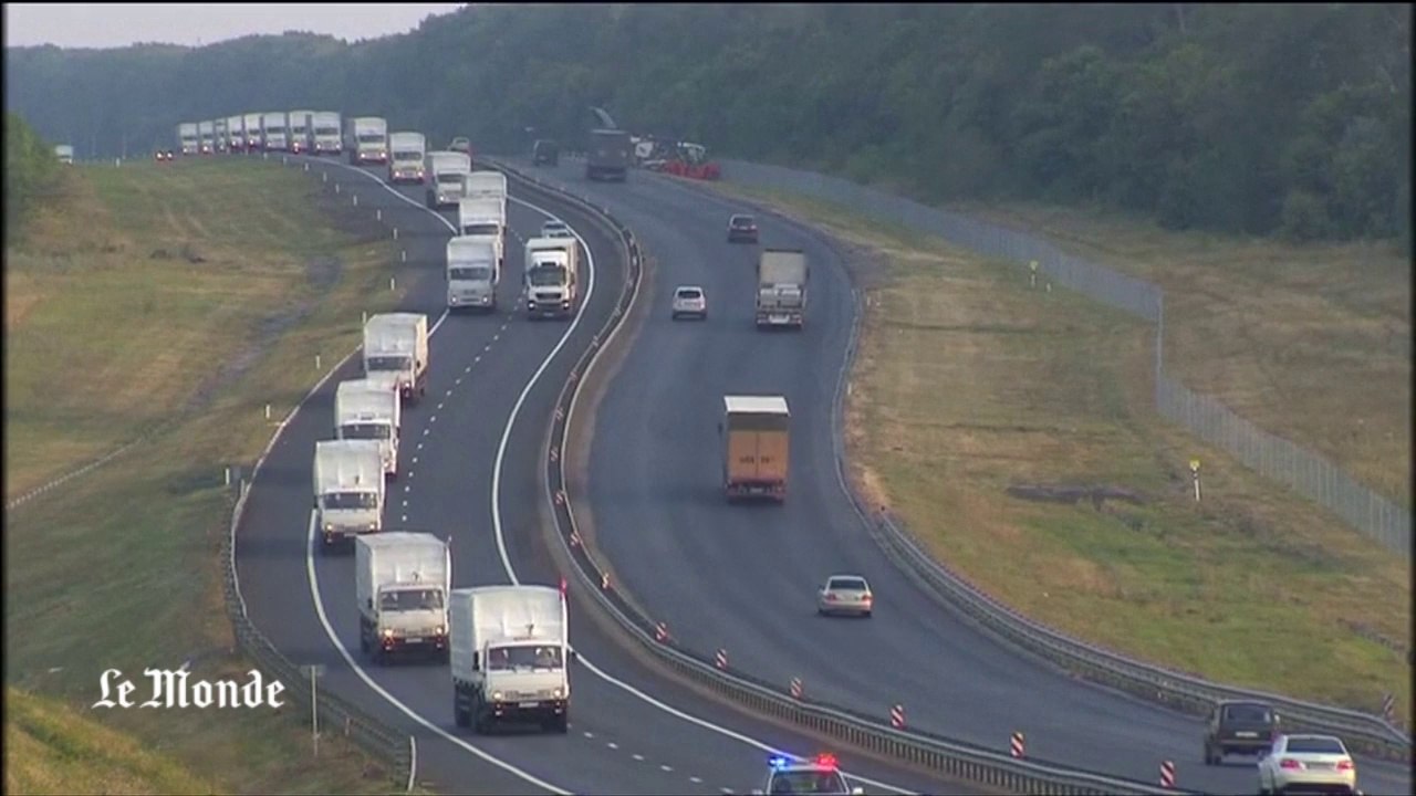Le convoi humanitaire russe en route vers Louhansk