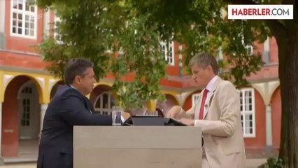 Almanya Savunma Bakanı Irak'a Silah Yardımını Düşünmüyoruz