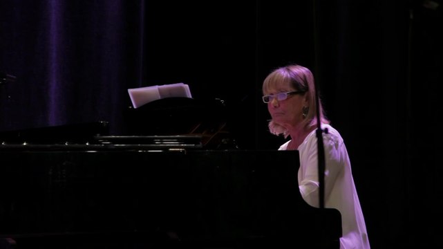 Isabelle STELLA et ses élèves, concert à Paris, mairie du 9ème, autour de 2 pianos