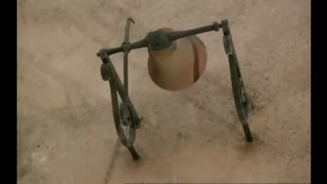 Louis de Funès chante avec les sœurs  "Remix" le gendarme de st Tropez