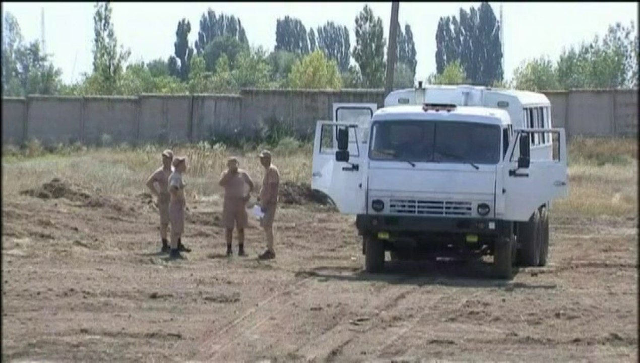 Le convoi humanitaire russe stationné à quelques kilomètres de la frontière ukrainienne