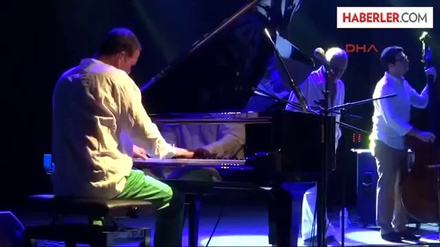 Fatih Erkoç ve Kerem Görsev ile Caz Keyfi